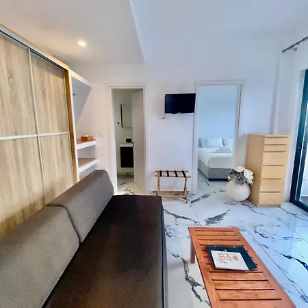 Bianco A Nero Mykonos 3* Plintri