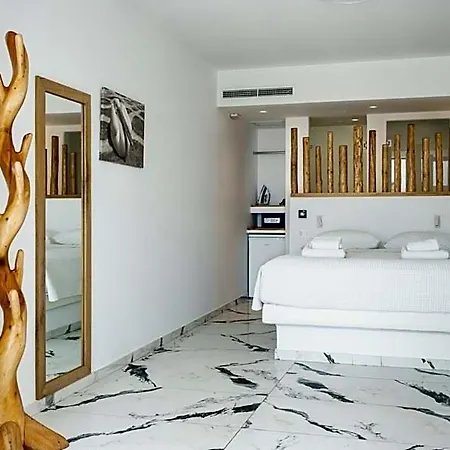 Bianco A Nero Mykonos Hotel