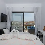 Hotel Bianco A Nero Mykonos 3*