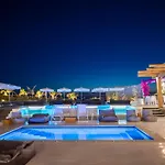 Bianco A Nero Mykonos 3* Plintri