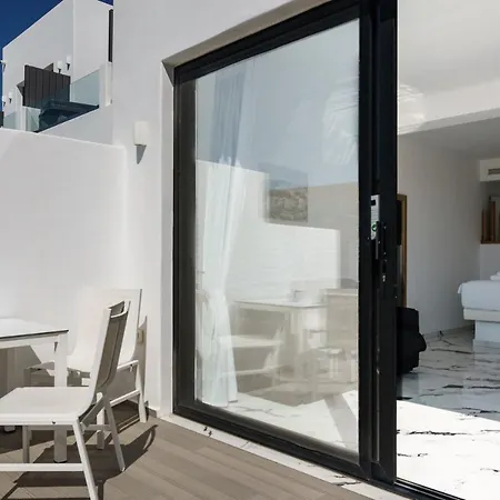 Bianco A Nero Mykonos Отель